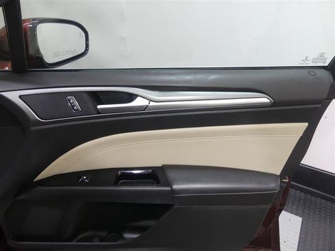 Used 2015 Ford Fusion Titanium FWD image 19
