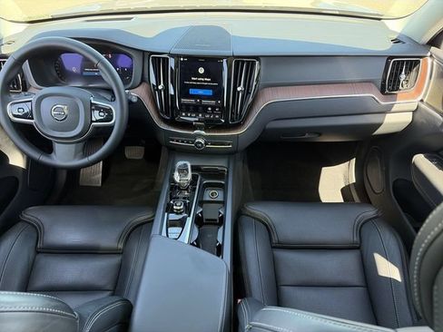 Used 2023 Volvo XC60 B5 Ultimate w/ Protection Package Premier FWD image 16