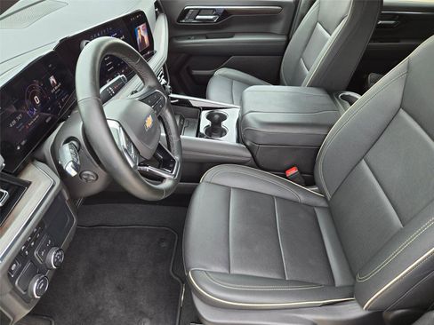 Used 2025 Chevrolet Tahoe Premier RWD image 10