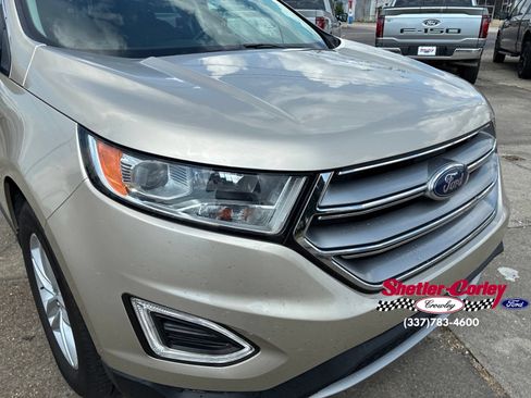 Used 2018 Ford Edge SEL w/ Equipment Group 201A FWD image 2