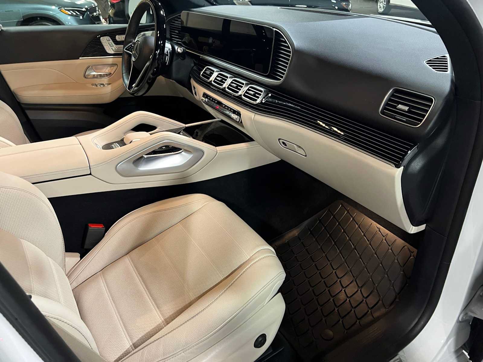 Used 2026 Mercedes-Benz GLE 580 4MATIC image 11