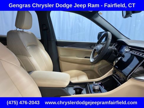 Certified 2024 Jeep Grand Cherokee L Limited AWD/4WD image 46