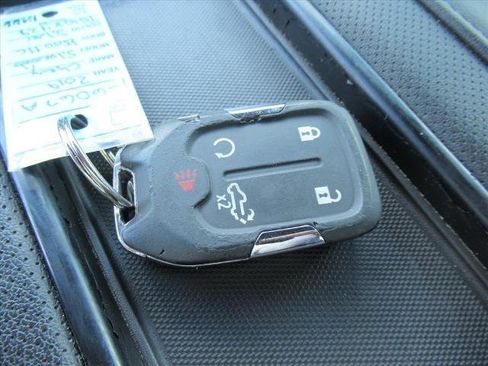 Used 2019 Chevrolet Silverado 1500 High Country w/ Technology Package image 31