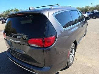 Used 2020 Chrysler Pacifica Touring-L video 2