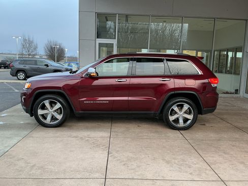 Used 2016 Jeep Grand Cherokee Limited w/ Luxury Group II image 19