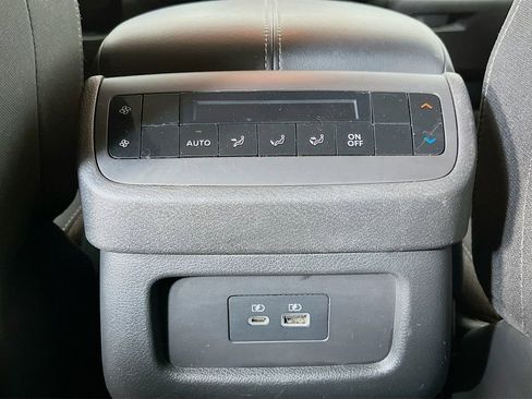 Used 2024 Nissan Pathfinder SV w/ Black Appearance Package image 33