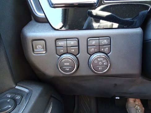 Certified 2024 Chevrolet Silverado 1500 LTZ AWD/4WD image 19