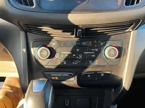 Used 2018 Ford Escape SEL image 19