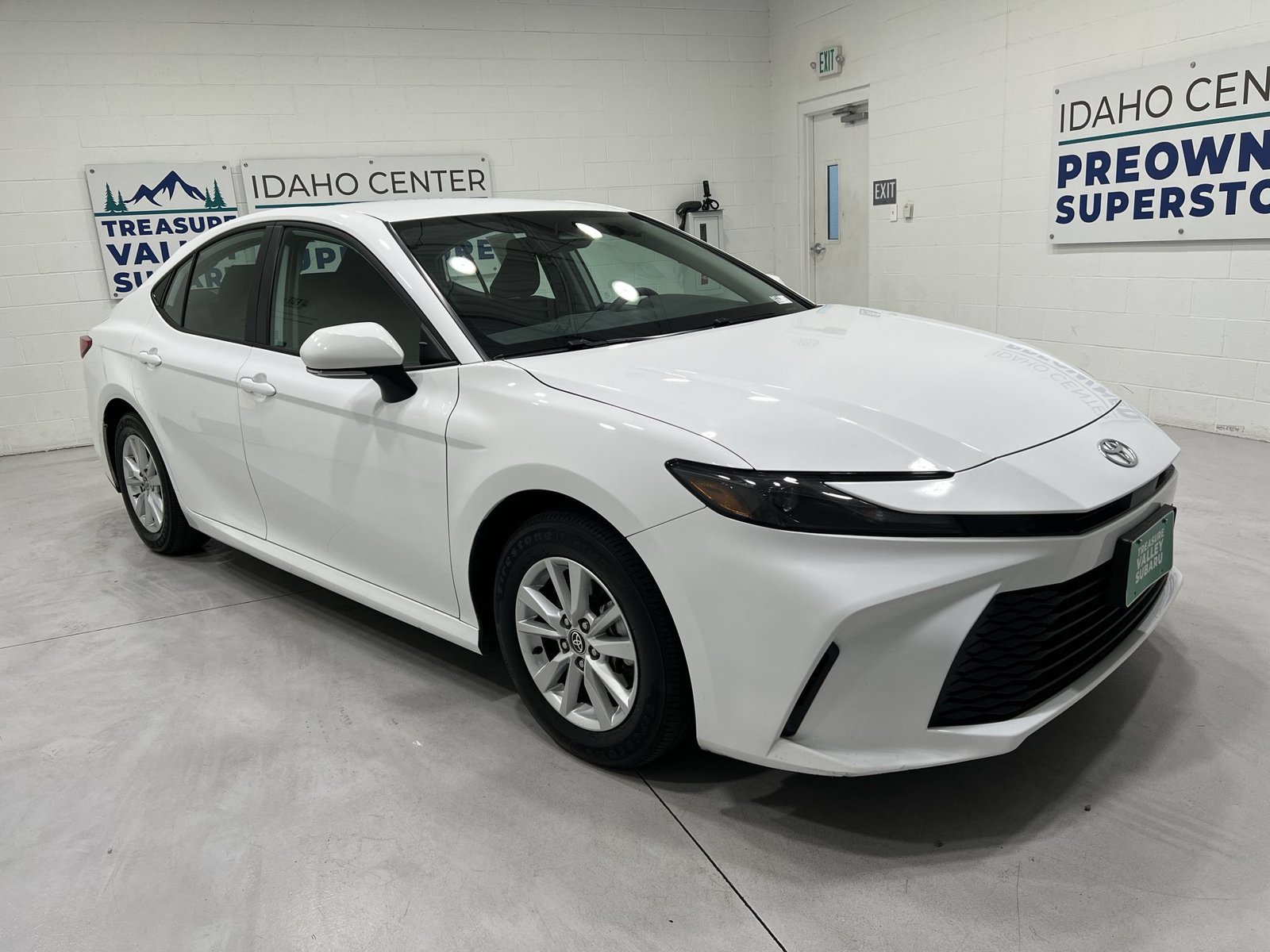 Used 2025 Toyota Camry LE FWD image 2