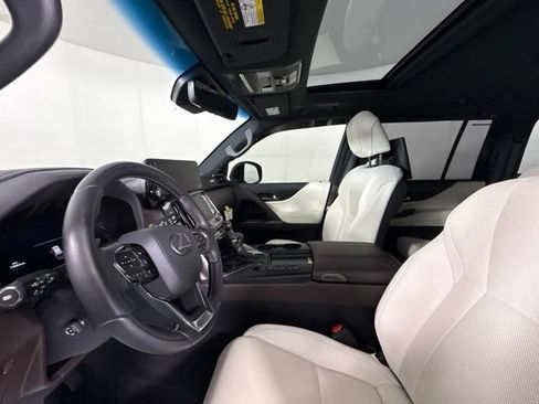 Used 2024 Lexus LX 600 4WD w/ Appearance Package image 19