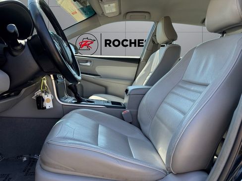 Certified 2016 Toyota Camry XLE FWD image 10