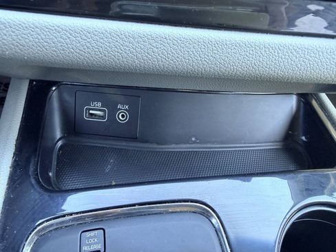 Used 2018 Kia Sedona EX FWD image 40