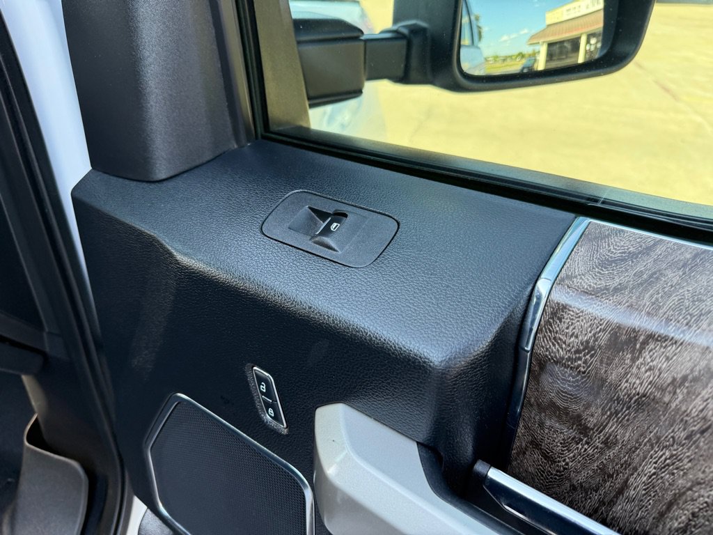Used 2017 Ford F250 Lariat w/ Lariat Value Package AWD/4WD image 29