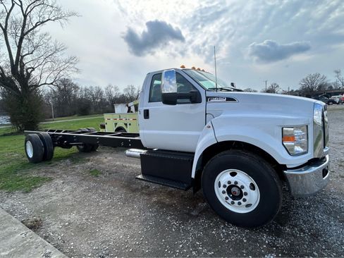 New 2027 Ford F650 2WD Regular Cab Super Duty image 2