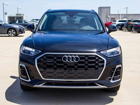 Used 2023 Audi Q5 2.0T Premium Plus w/ Premium Plus Package AWD/4WD image 2