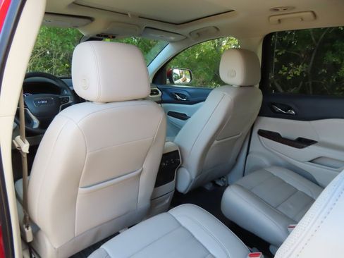 Used 2023 GMC Acadia Denali w/ Denali Ultimate Package image 34