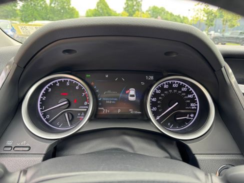 Used 2021 Toyota Camry XLE image 17