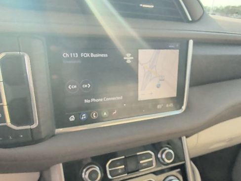 Used 2021 GMC Yukon Denali w/ Denali Premium Package image 10