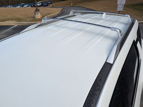 Used 2022 Nissan Pathfinder SL w/ Lighting Package (N92) image 14