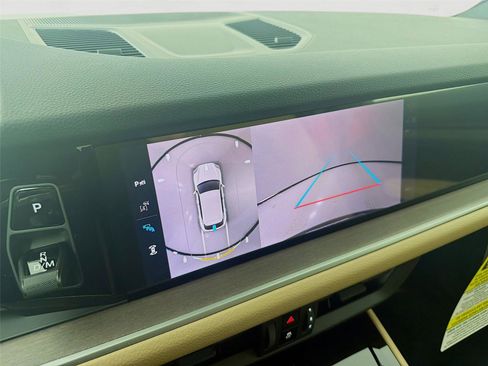 New 2026 Porsche Cayenne image 17