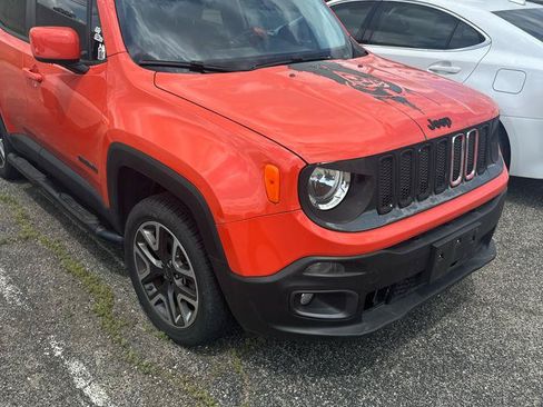 Used 2017 Jeep Renegade Latitude AWD/4WD image 5