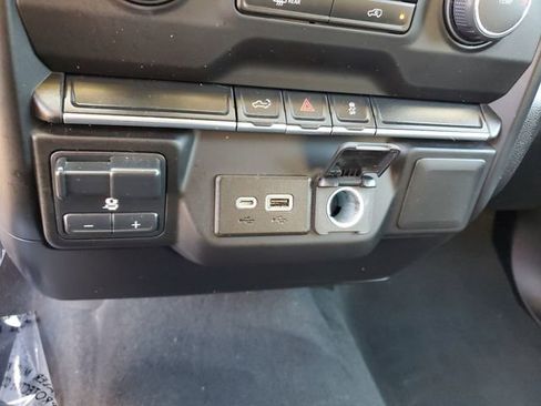 Used 2022 Chevrolet Silverado 2500 Custom w/ Custom Convenience Package image 26