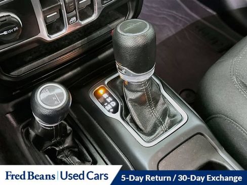Used 2023 Jeep Gladiator Sport AWD/4WD image 23