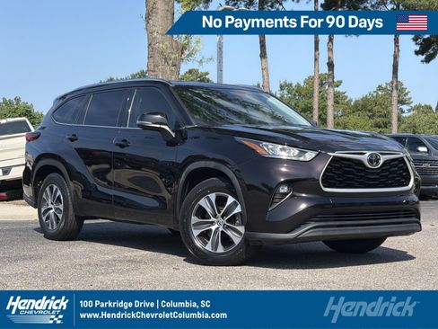 Used 2020 Toyota Highlander XLE FWD image 1
