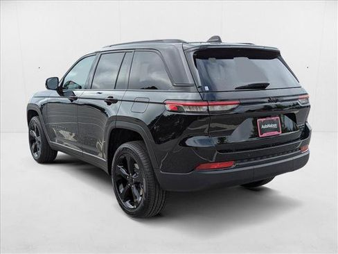 New 2025 Jeep Grand Cherokee Limited w/ Black Appearance Package image 10