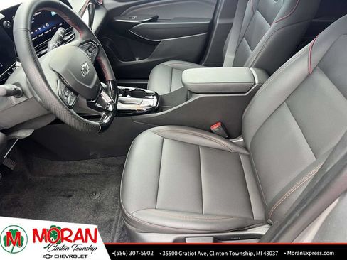 Certified 2024 Chevrolet Trax RS w/ Driver Confidence Package FWD image 17