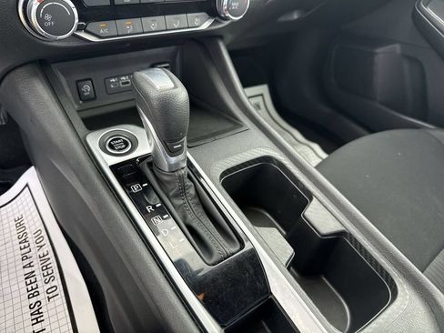 Used 2024 Nissan Sentra SV FWD image 26