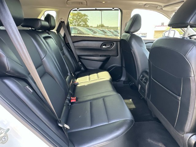 Used 2023 Nissan Rogue SV w/ SV Premium B Package AWD/4WD image 11