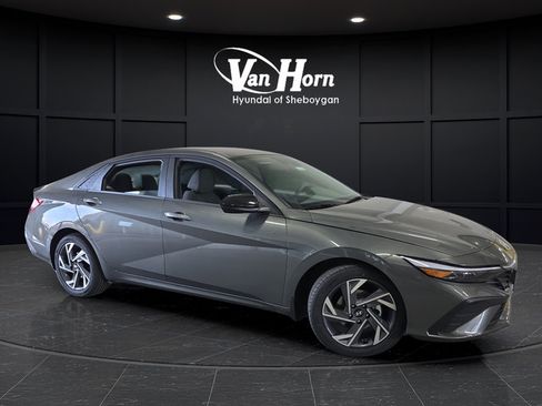 Used 2025 Hyundai Elantra Sport FWD image 35