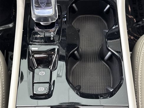 New 2026 Volvo XC40 B5 Plus w/ Protection Package Premier image 29