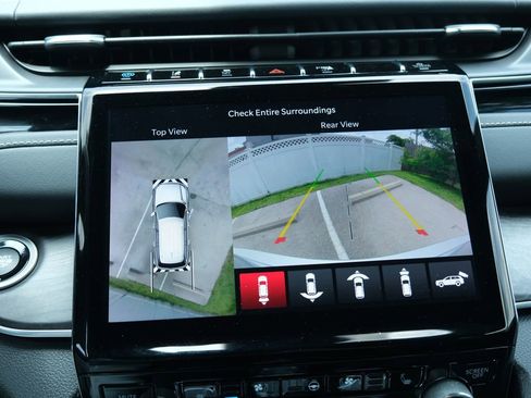 Used 2023 Jeep Grand Cherokee Overland w/ Advanced Protech Group III AWD/4WD image 22