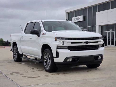 Used 2021 Chevrolet Silverado 1500 RST w/ Convenience Package II AWD/4WD image 2