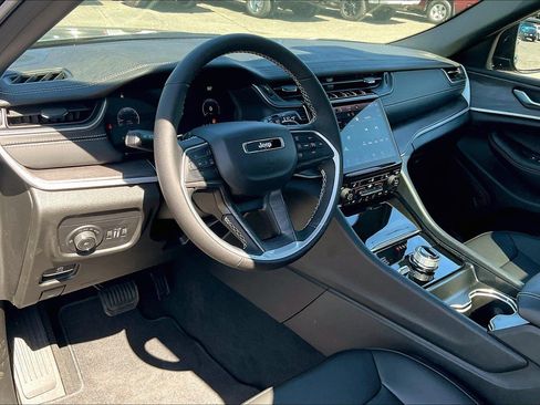 New 2025 Jeep Grand Cherokee L Limited w/ Black Appearance Package AWD/4WD image 7