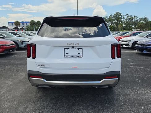 New 2026 Kia Sorento S FWD image 7
