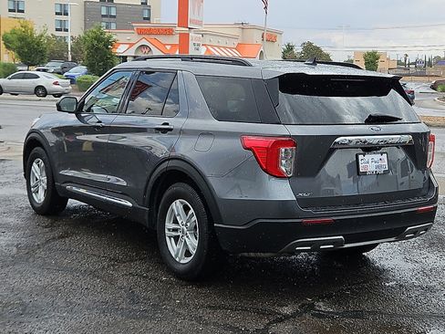 Used 2024 Ford Explorer XLT w/ Equipment Group 202A image 3