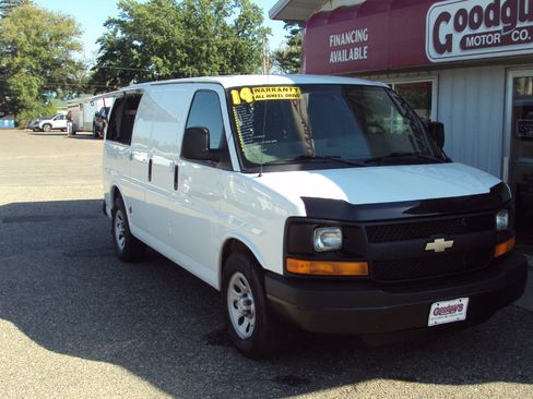 Used 2014 Chevrolet Express 1500 AWD image 2