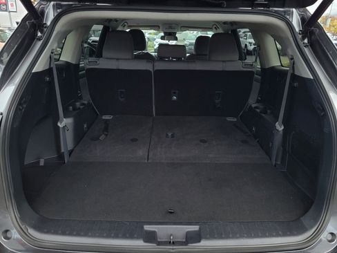 Certified 2022 Toyota Highlander LE image 25