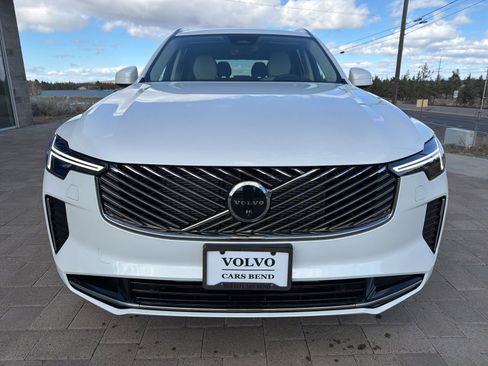 New 2026 Volvo XC90 T8 Ultra w/ Lounge Package AWD/4WD image 3