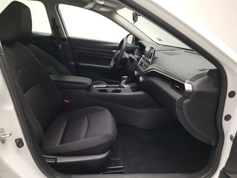 Used 2025 Nissan Altima 2.5 SV FWD image 21