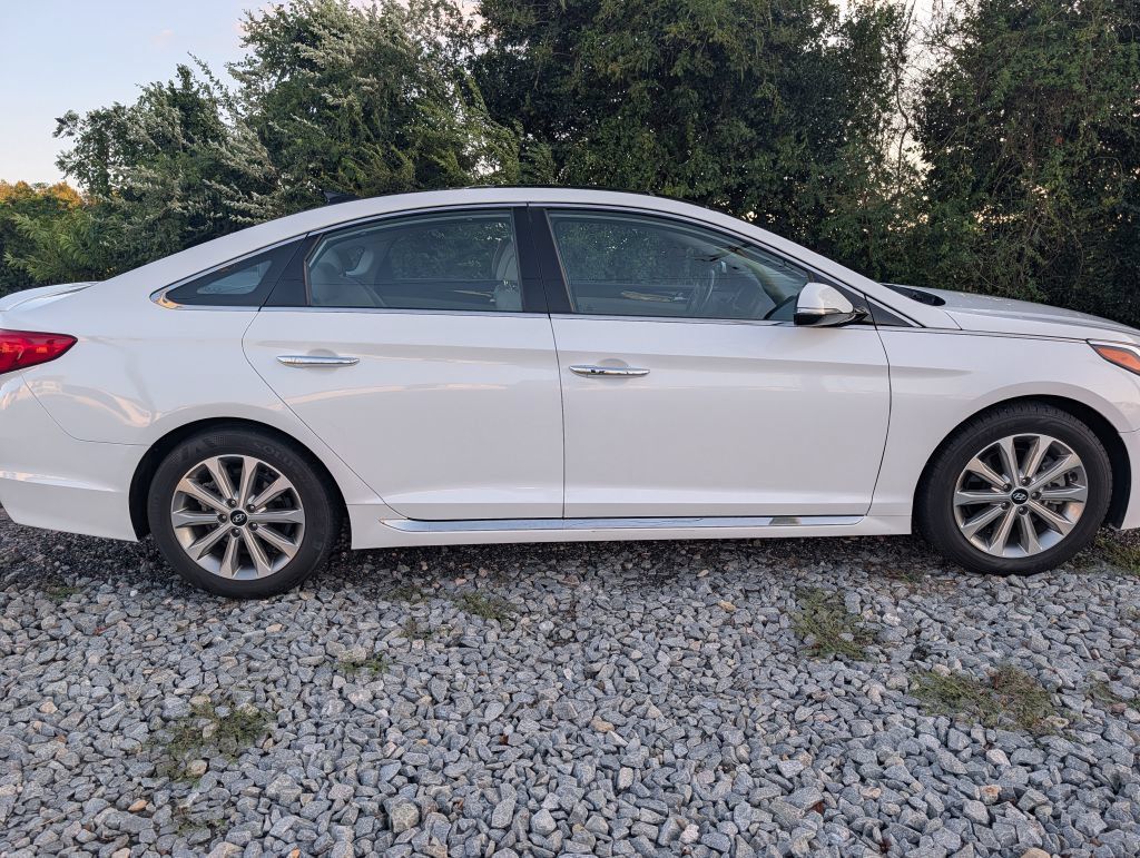 Used 2016 Hyundai Sonata Limited w/ Option Group 05 FWD image 6