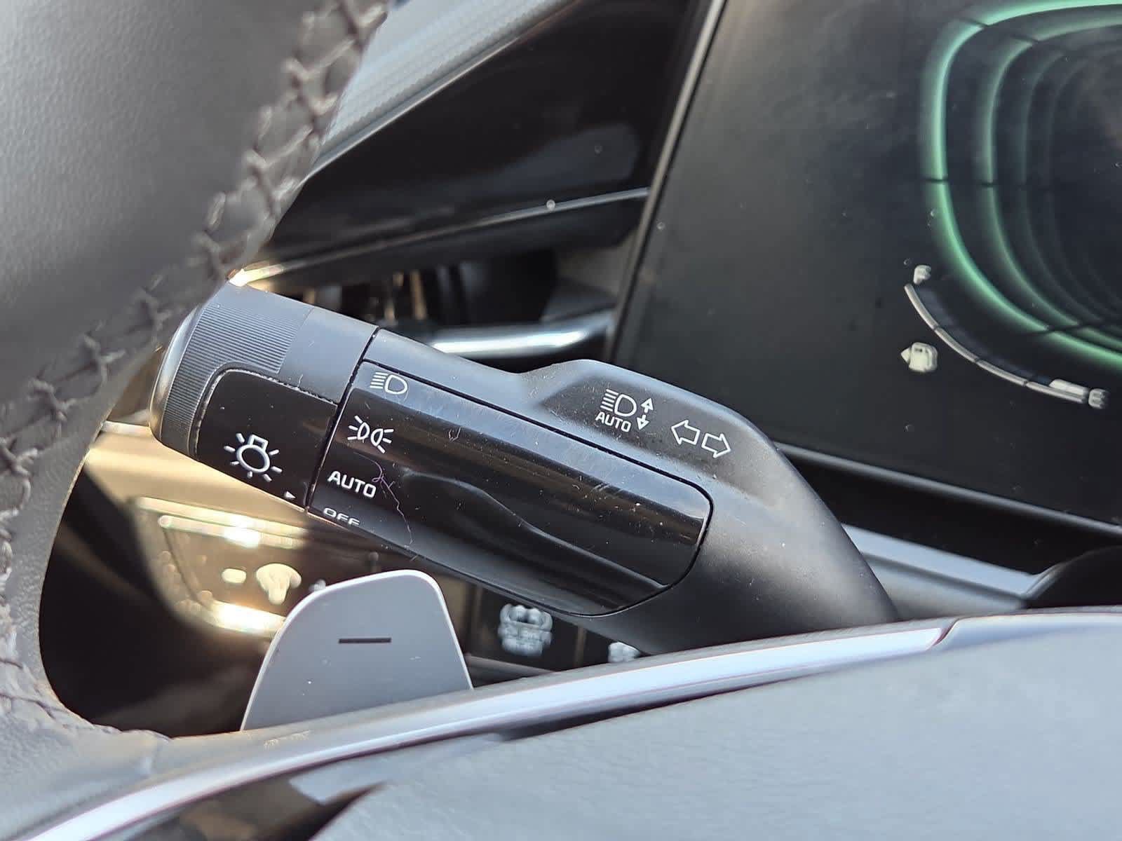 Certified 2023 Kia Niro EX FWD image 25