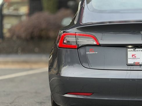 Used 2018 Tesla Model 3 Long Range image 15