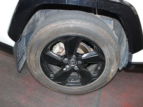 Used 2020 Toyota RAV4 XSE AWD/4WD image 11