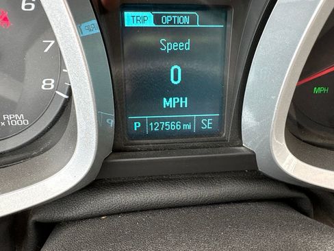 Used 2017 Chevrolet Equinox LT w/ Convenience Package FWD image 11