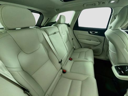 Certified 2024 Volvo XC60 B5 Ultimate w/ Protection Package Premier AWD/4WD image 30