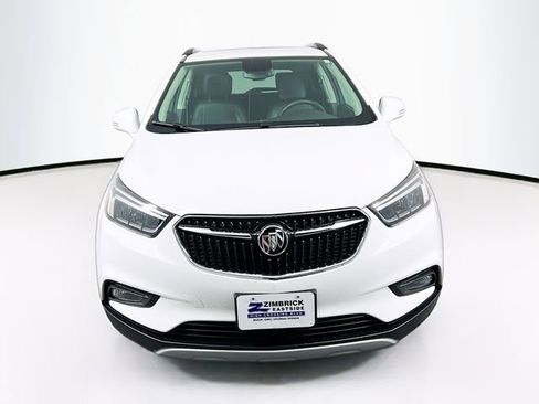 Used 2019 Buick Encore Essence image 2